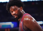 开云体育直播-76人逆转辽宁队，恩比德点燃赛场