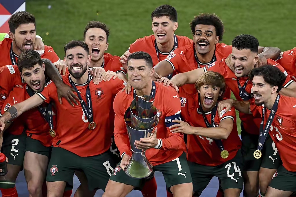 比利时逆转巴黎,C罗扛起全队 比利时逆转巴黎,C罗扛起全队