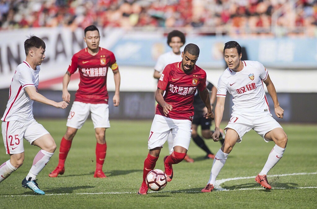 包含波尔多全力守护主场不败纪录的词条