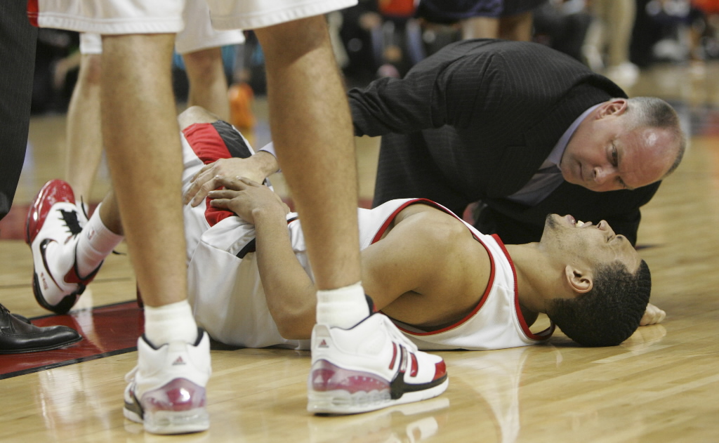 开拓者队球员因伤休战一段时间 开拓者队球员因伤休战一段时间