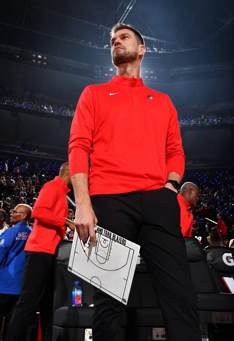 开拓者遭遇失利,球员整体表现一般 开拓者遭遇失利,球员整体表现一般