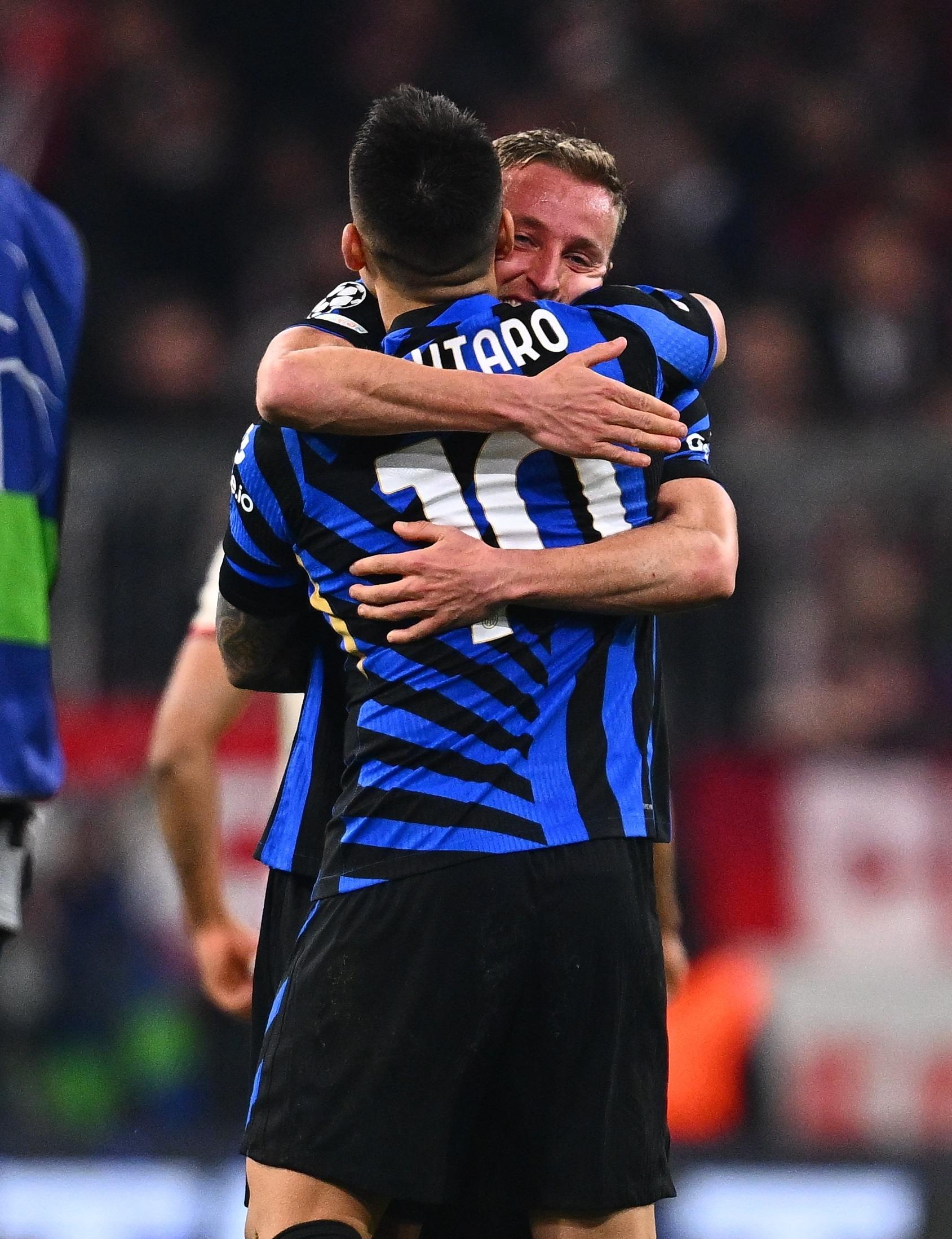 拜仁胜AC米兰,欧冠小组战继续领跑!的简单介绍 拜仁胜AC米兰,欧冠小组战继续领跑!的简单介绍