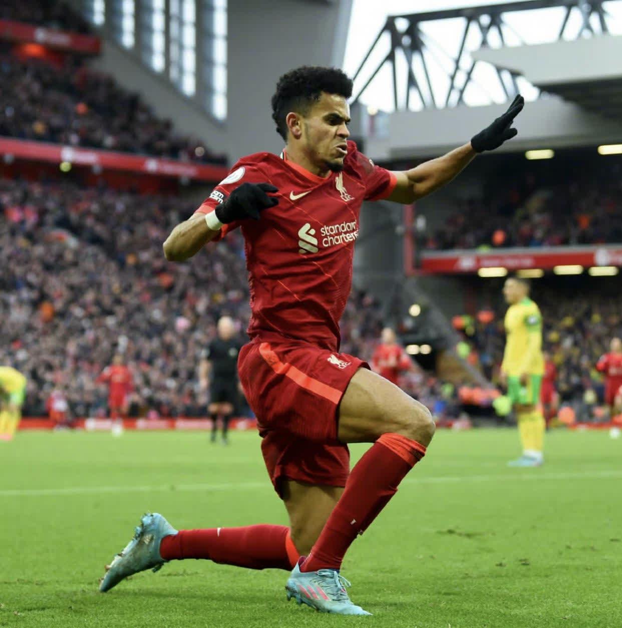 关于萨拉赫梅开二度，切尔西客场不敌利物浦！的信息