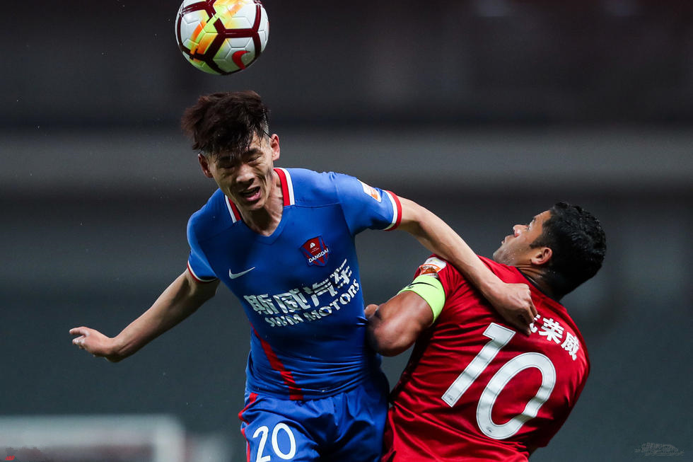 上港客场大胜泰达,积分榜领跑 上港客场大胜泰达,积分榜领跑