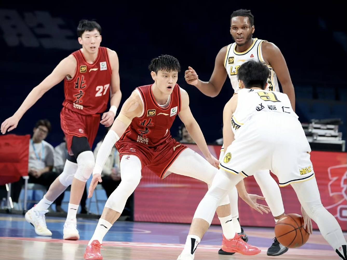 紧追领头羊的球队遭遇连败局面的简单介绍