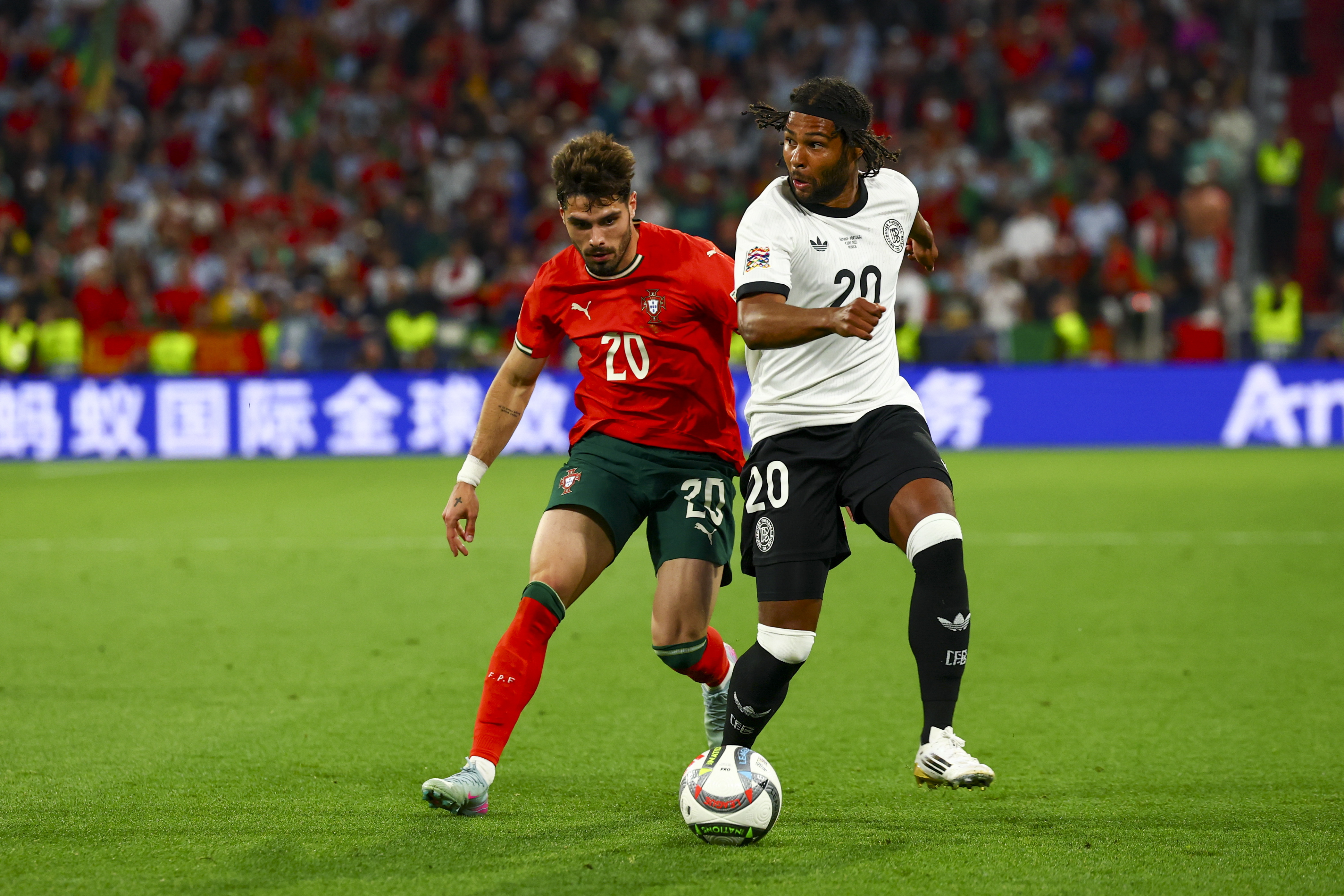 葡萄牙国家队备战明年欧洲锦标赛 葡萄牙国家队备战明年欧洲锦标赛