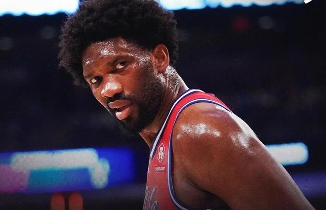 76人逆转辽宁队,恩比德点燃赛场 76人逆转辽宁队,恩比德点燃赛场