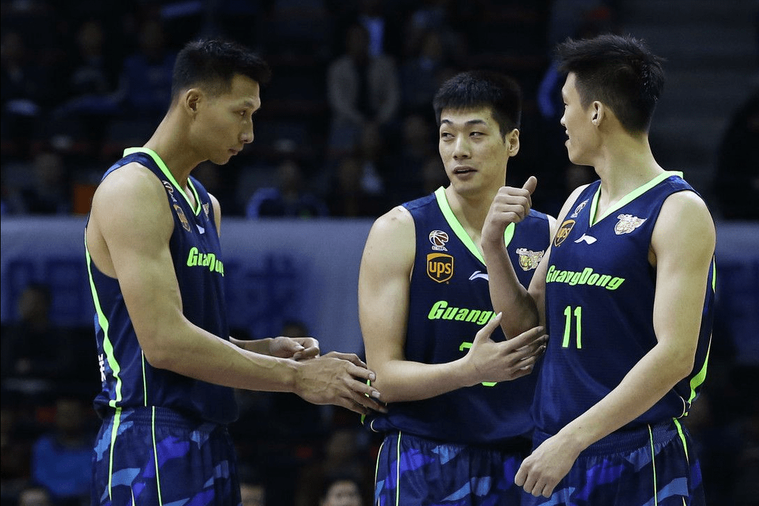 江苏队完胜天津队，易建联统治全场