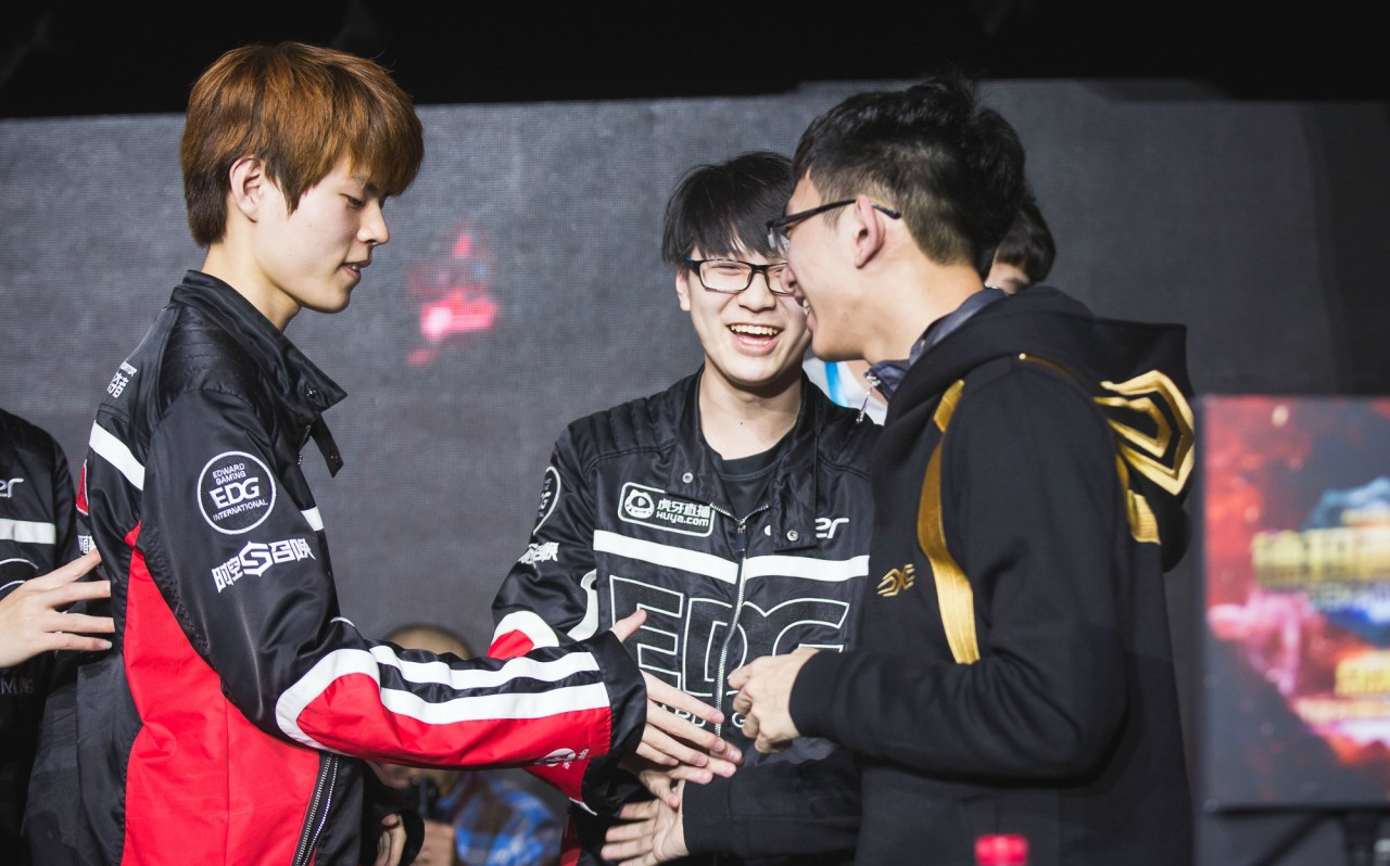 包含Astralis血洗FLY，Meiko2送出助攻的词条