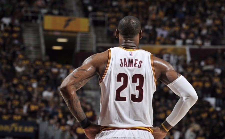 凯尔特人B队逆转阿根廷男篮，萨博尼斯三分雨点燃全场的简单介绍