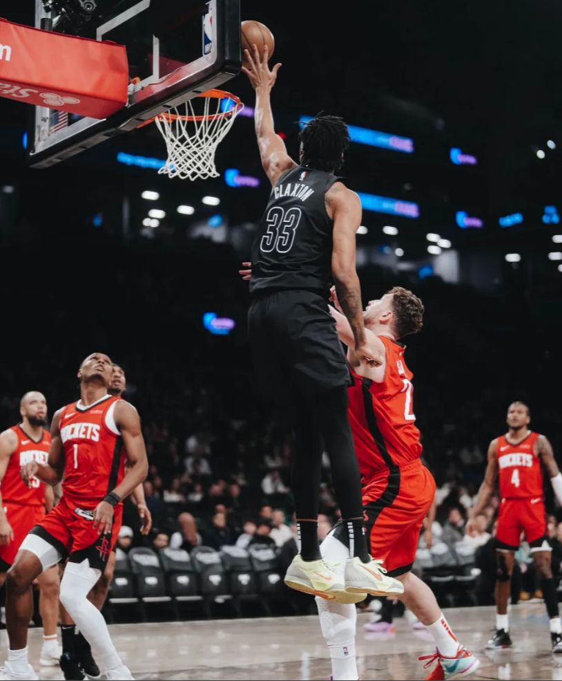 包含掘金血洗篮网B队，浓眉统治全场的词条