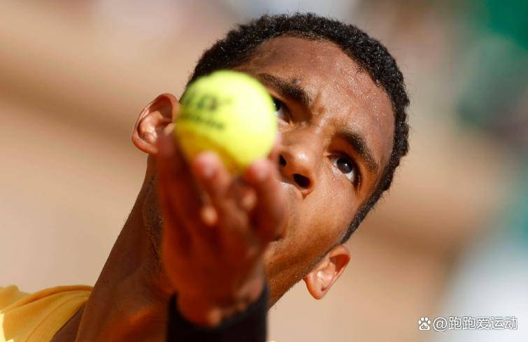 包含拉沃尔杯险胜ATP总决赛，辛纳刷新纪录的词条