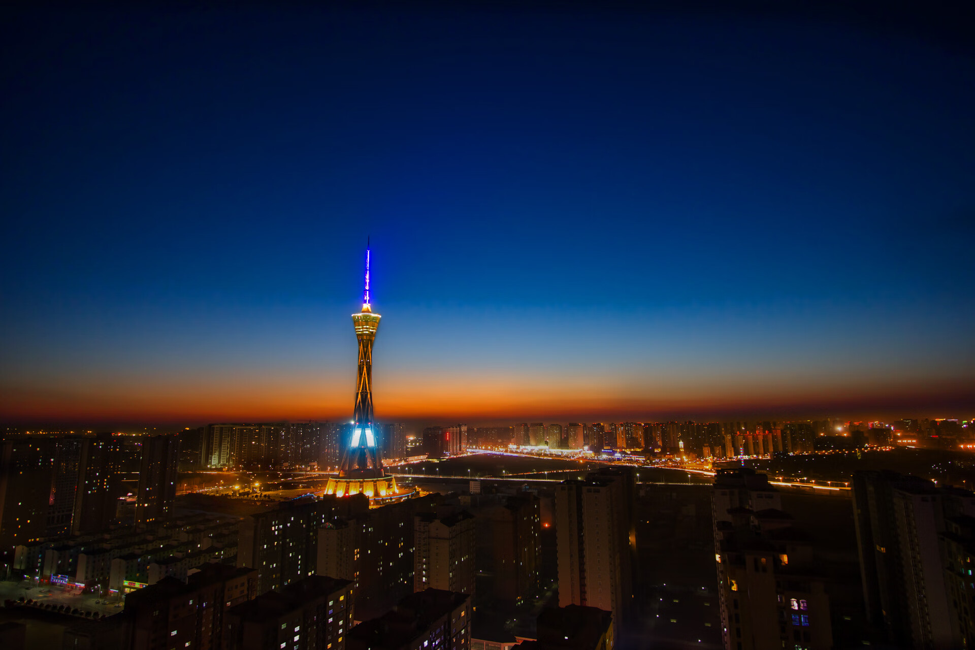 灰熊铁蹄踏碎深圳防线，塔图姆全能表演诠释现代篮球美学