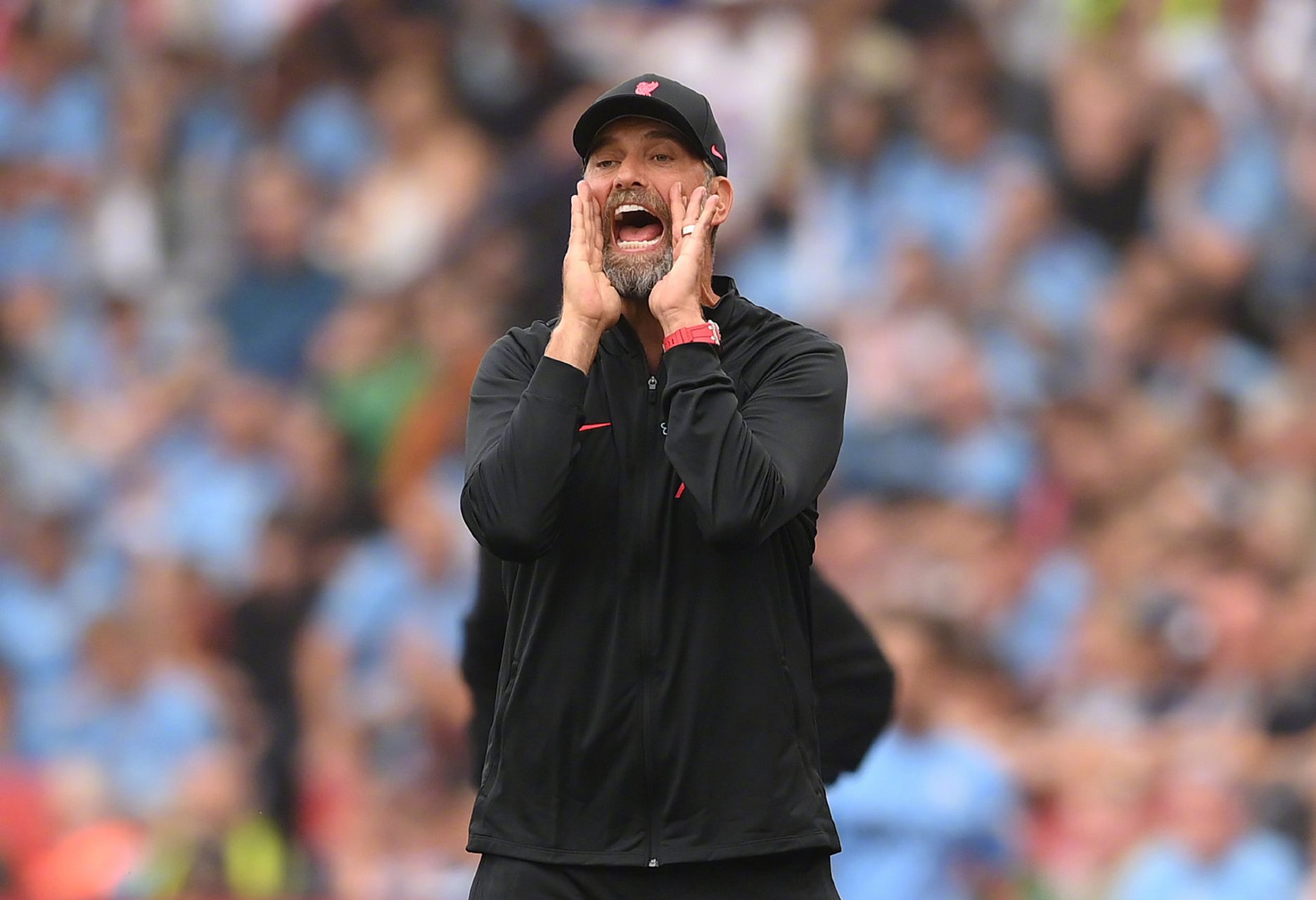 利物浦客场斩获三分，领先一马