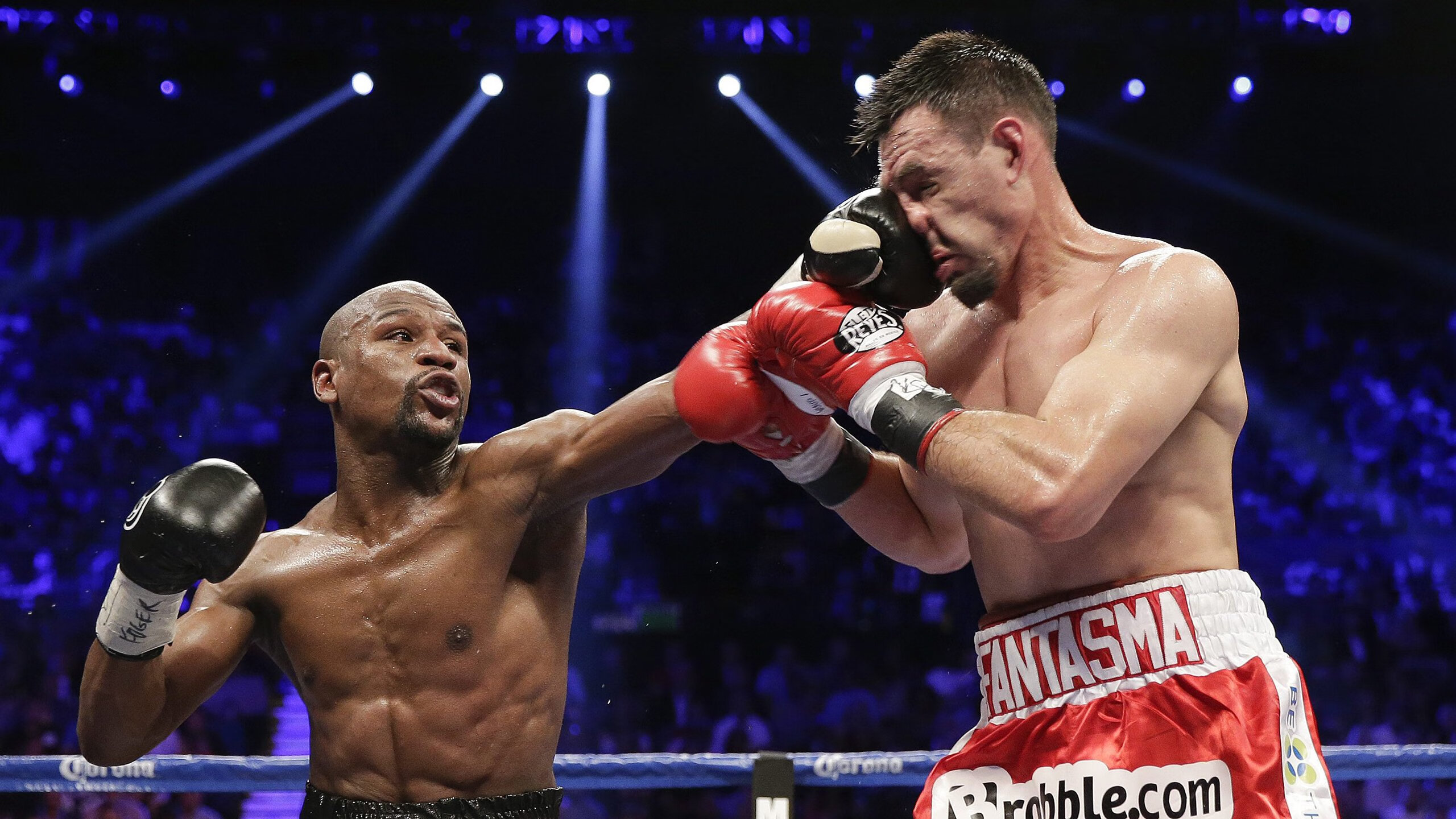 C罗爆发与喀麦隆奇迹，当个人英雄主义遇上团队生死战