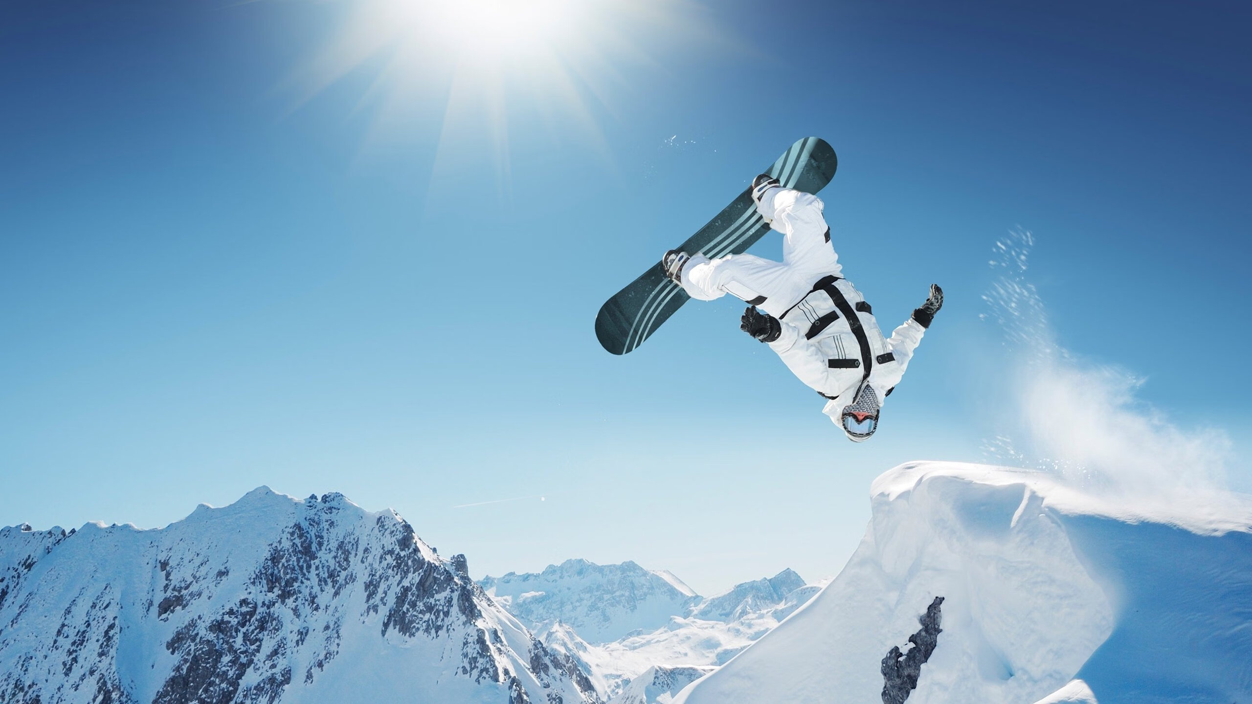 舞台越大越强，克瓦拉茨赫利亚的魔力与皇马厄瓜多尔之战的启示